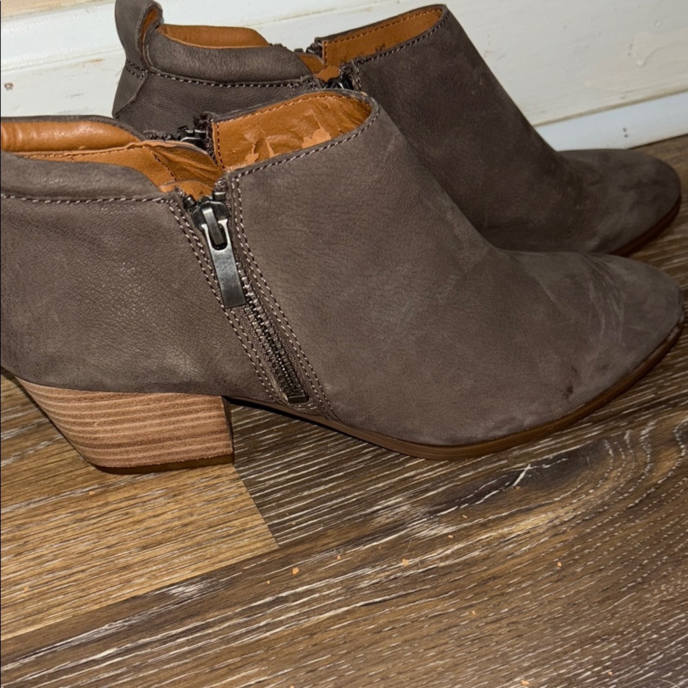 Franco Sarto Brown Suede Ankle Boots with Zipper and Low Heel size 8 - Picture 9 of 9
